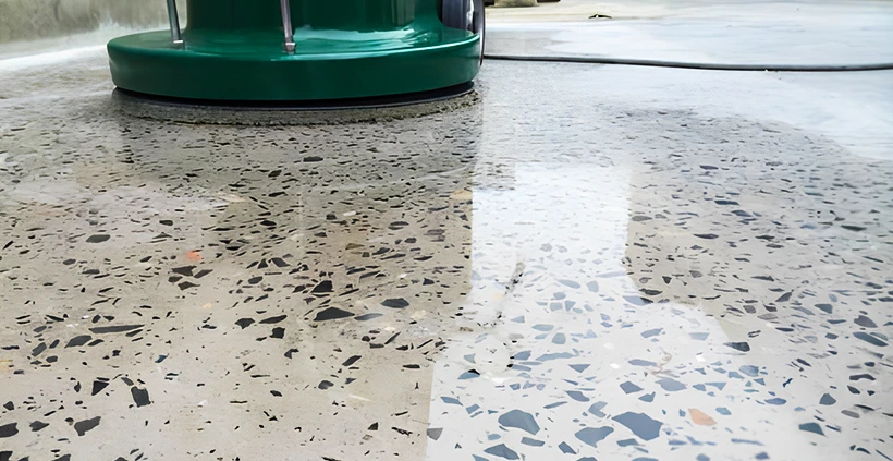 Bề mặt sàn bê tông sau khi mài bóng với độ phản chiếu cao tại công trình