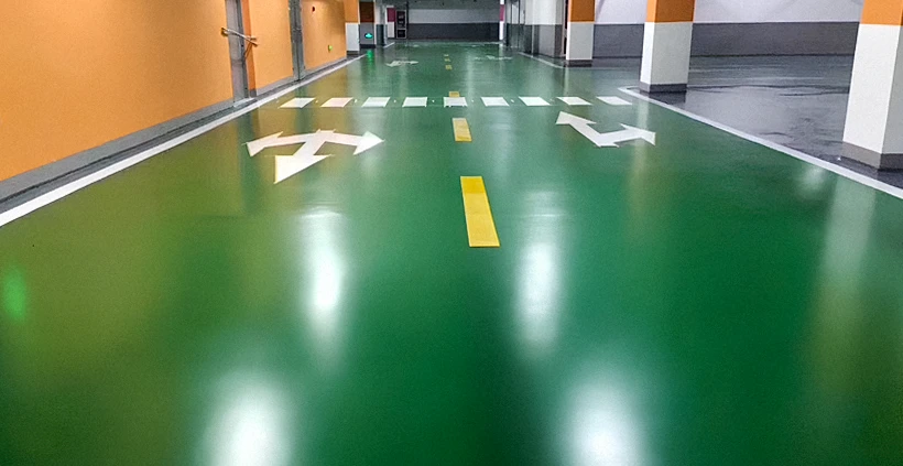 Sàn epoxy màu xanh bóng trong nhà xưởng công nghiệp sau thi công hoàn thiện