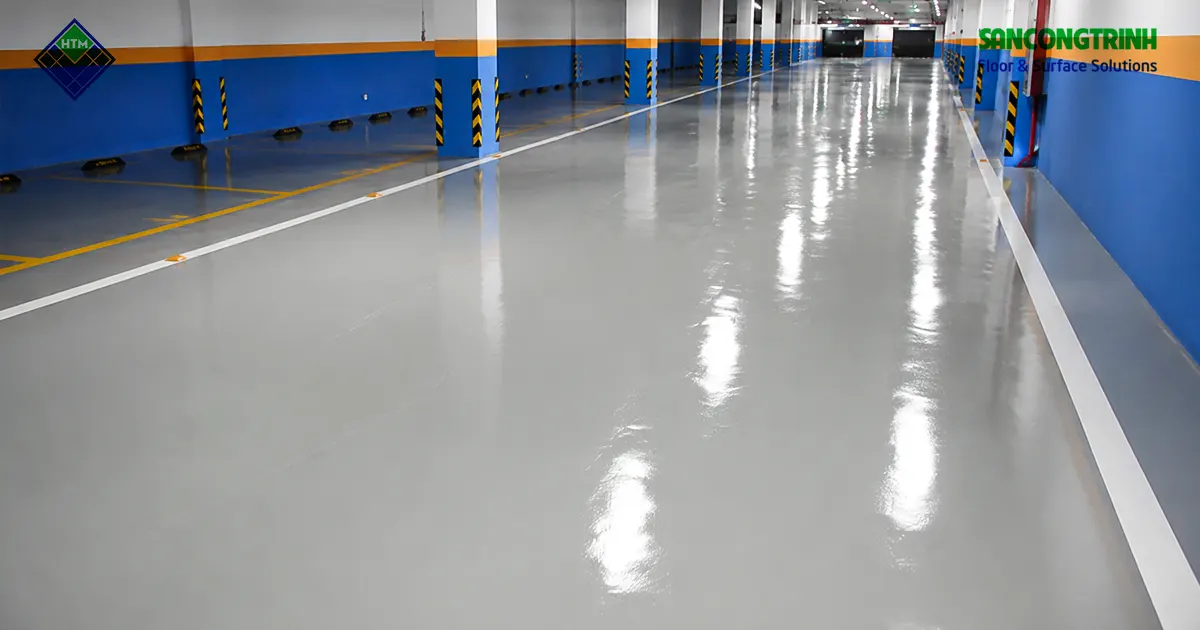 Sàn nhà xưởng công nghiệp hoàn thiện bằng sơn epoxy màu xám bóng trong dự án thi công sơn epoxy tại Hải Phòng